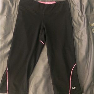 Champion running capris. 🏃🏼‍♀️🏃🏼‍♀️🏃🏼‍♀️